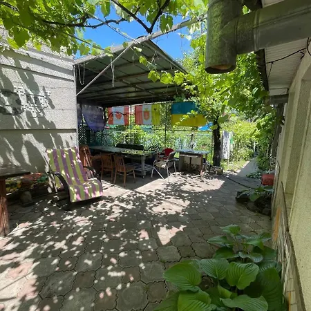 жилье на территории частного дома у моря Apartment