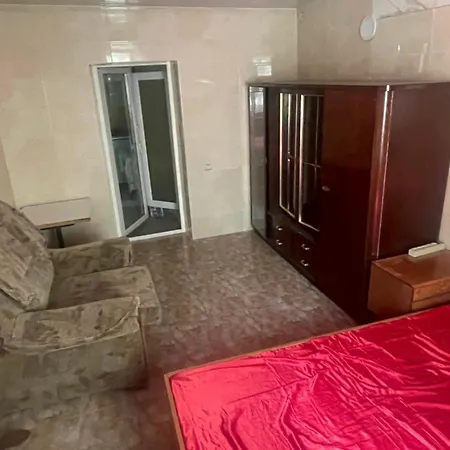 жилье на территории частного дома у моря