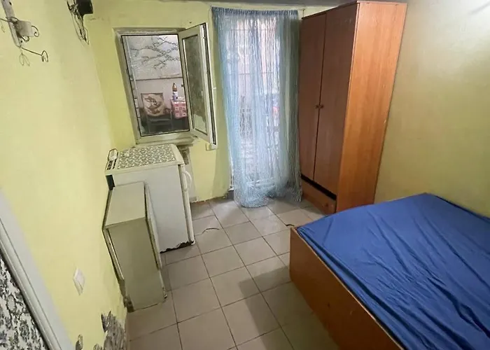 жилье на территории частного дома у моря *