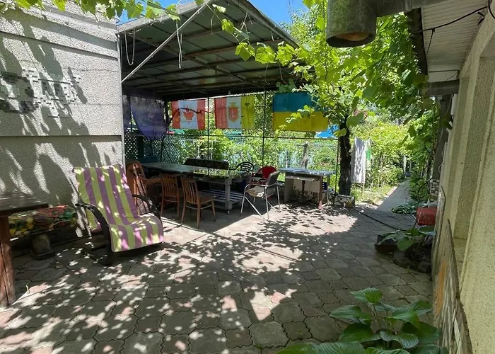 жилье на территории частного дома у моря Apartment